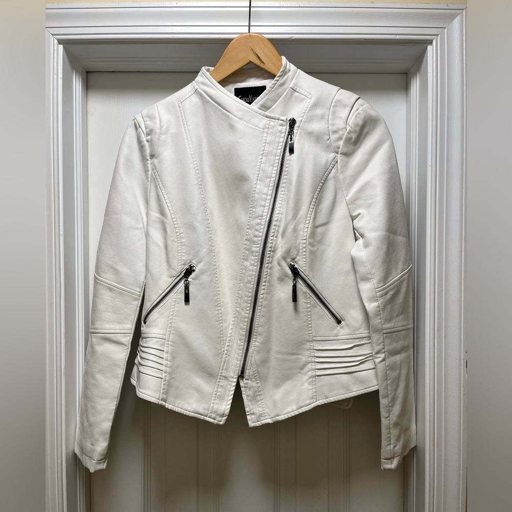 ChouYatou White Faux Leather Biker Jacket, Size Medium EXCELLENT CONDITION